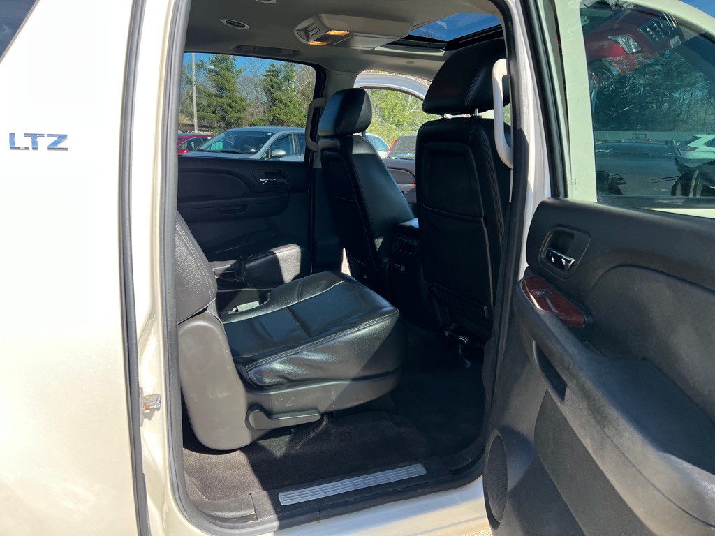 2013 Chevrolet Suburban Image 15