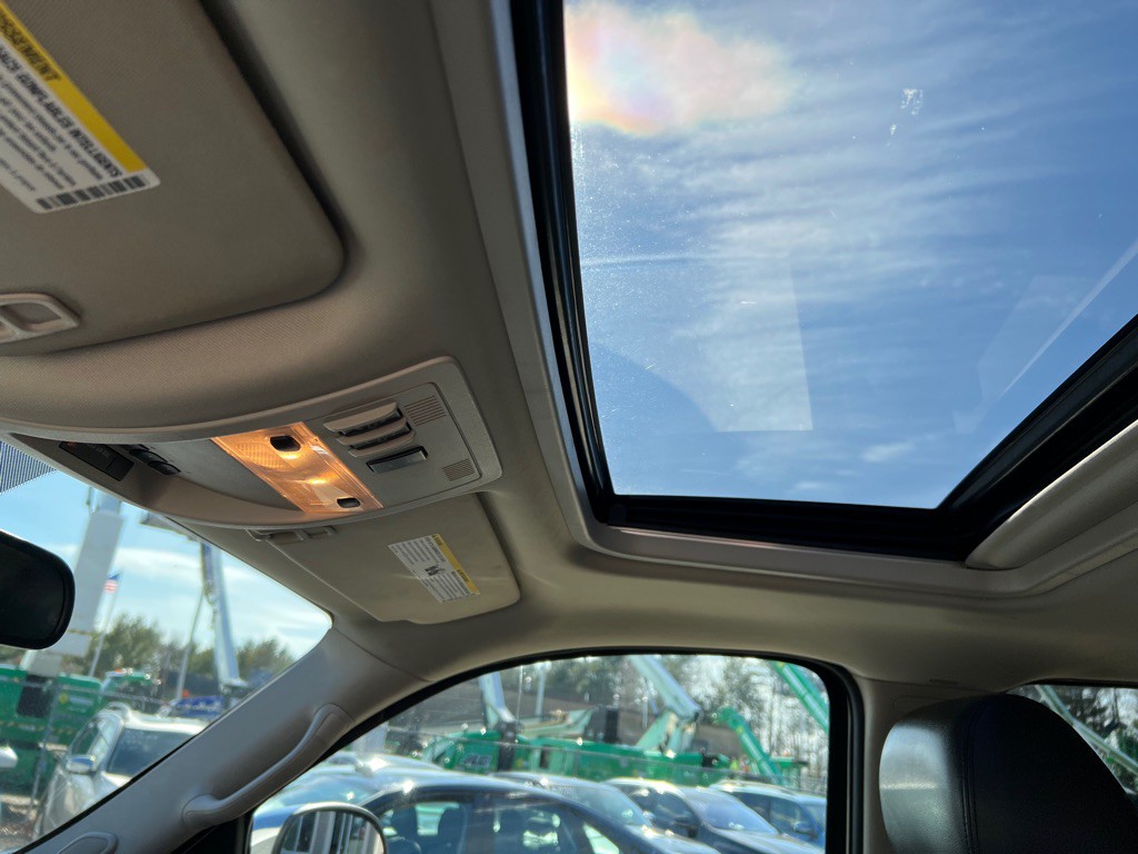 2013 Chevrolet Suburban Image 23