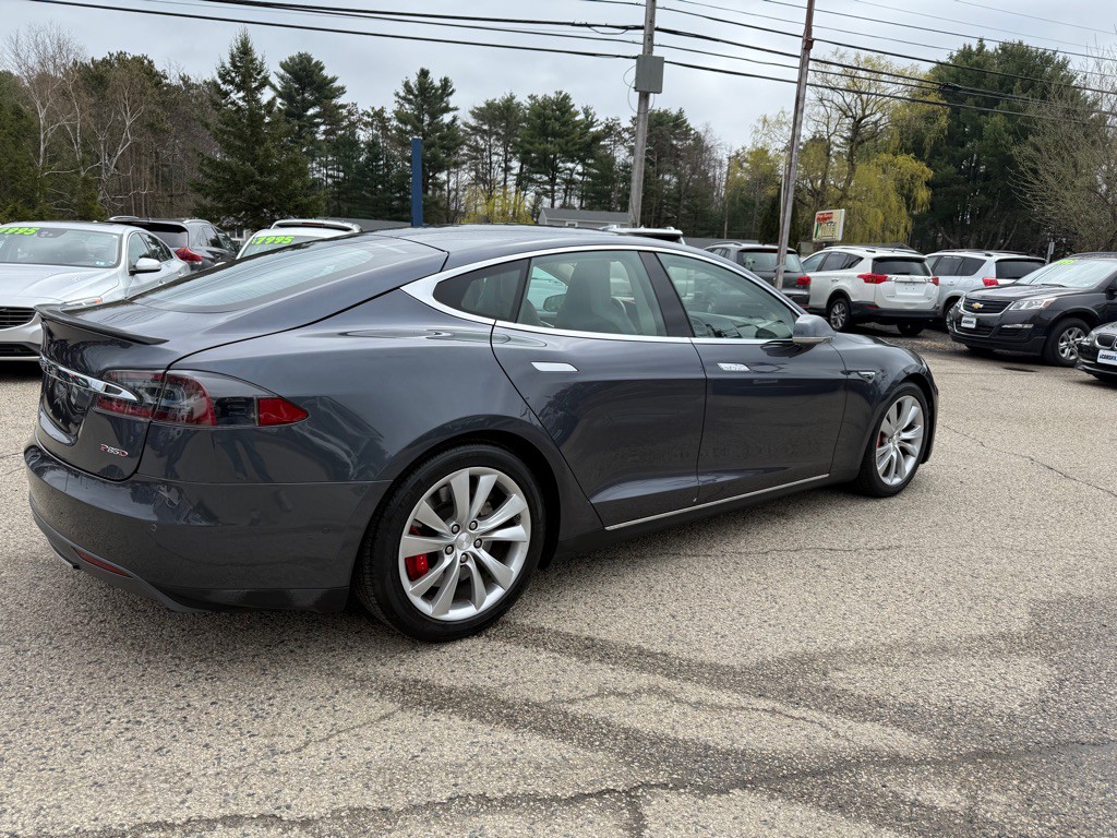 2015 Tesla Model S Image 5