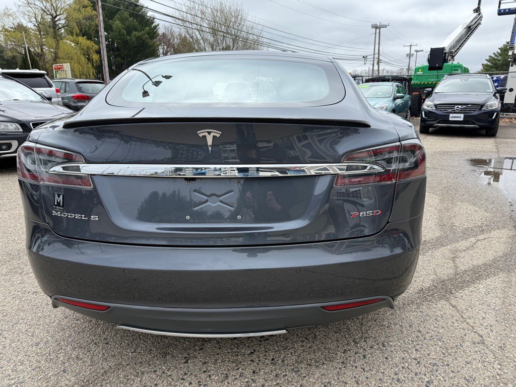 2015 Tesla Model S Image 6
