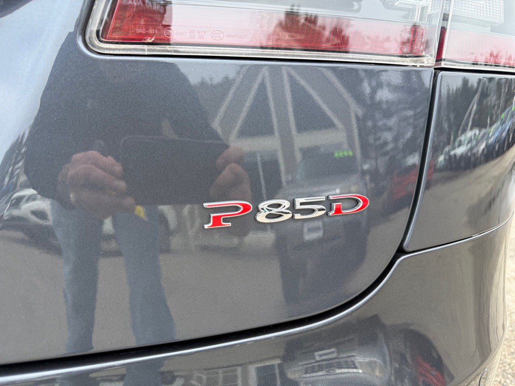 2015 Tesla Model S Image 7