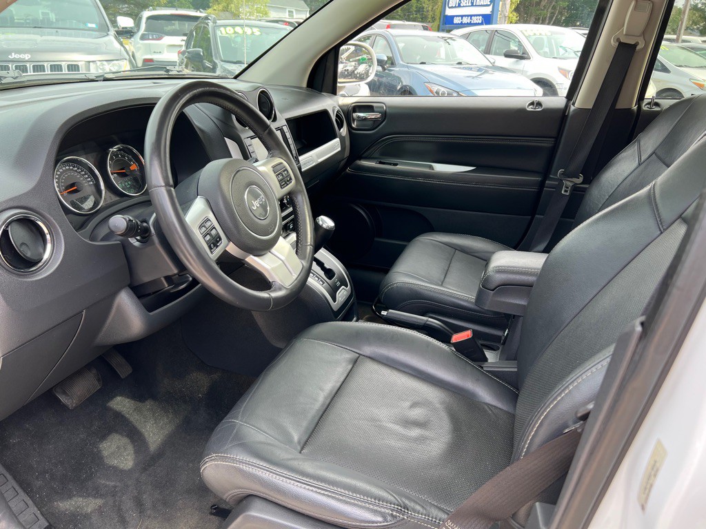 2014 Jeep Compass Image 9