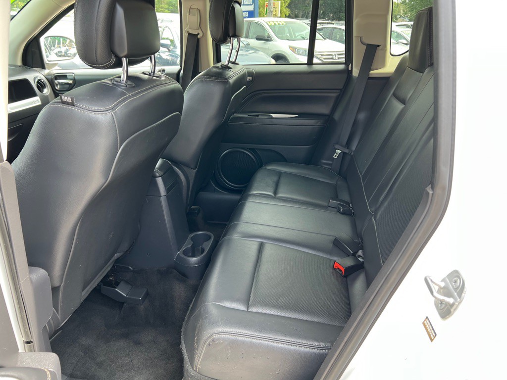 2014 Jeep Compass Image 11