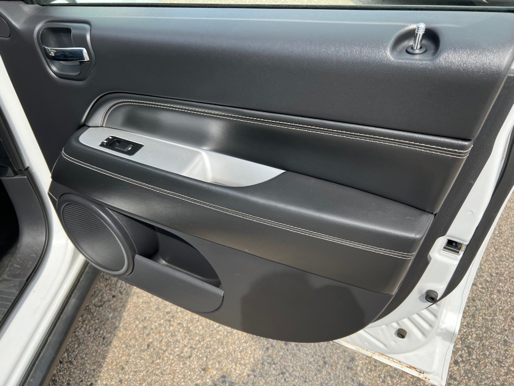 2014 Jeep Compass Image 19