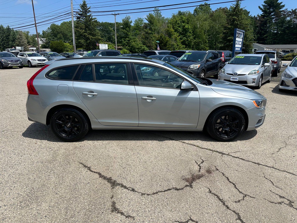 2018 Volvo V60 Image 4