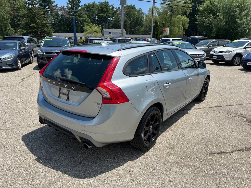 2018 Volvo V60 Image 5