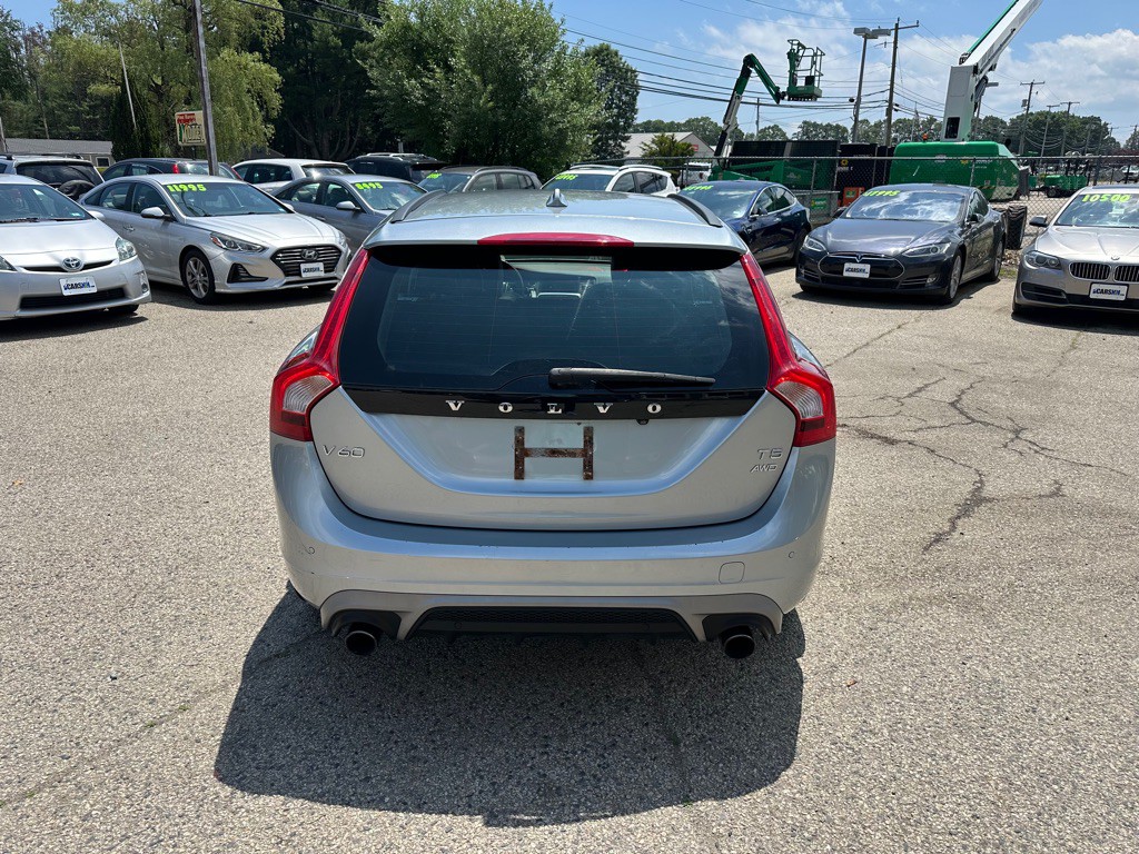 2018 Volvo V60 Image 7