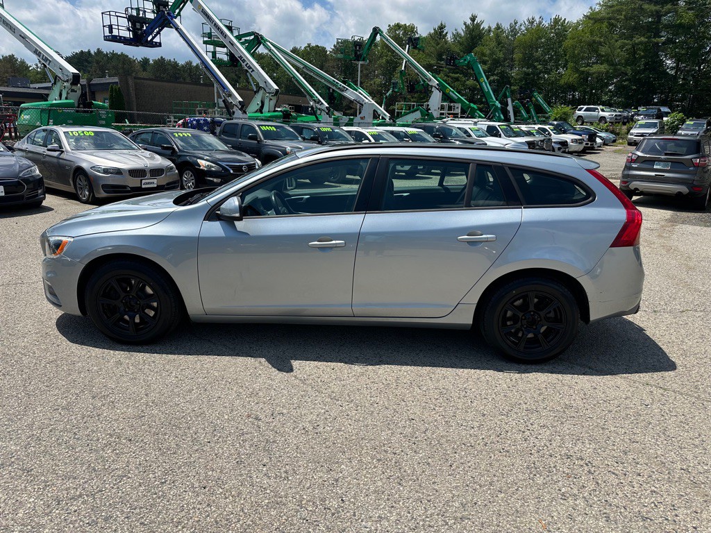 2018 Volvo V60 Image 8