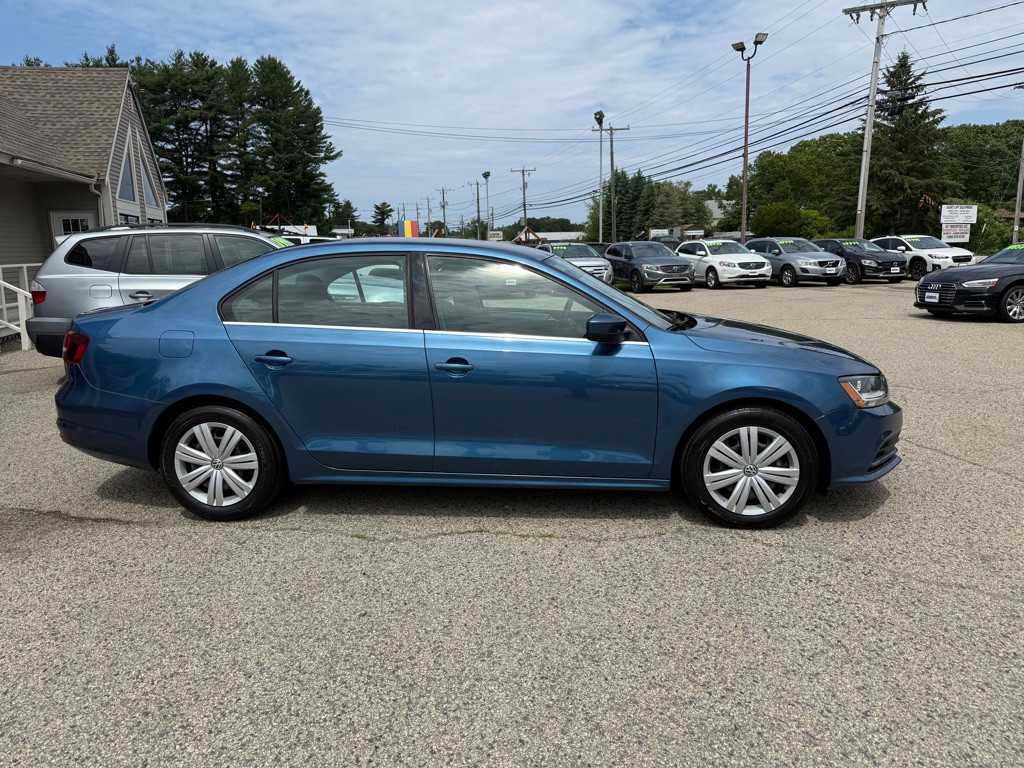 2017 Volkswagen Jetta Image 4