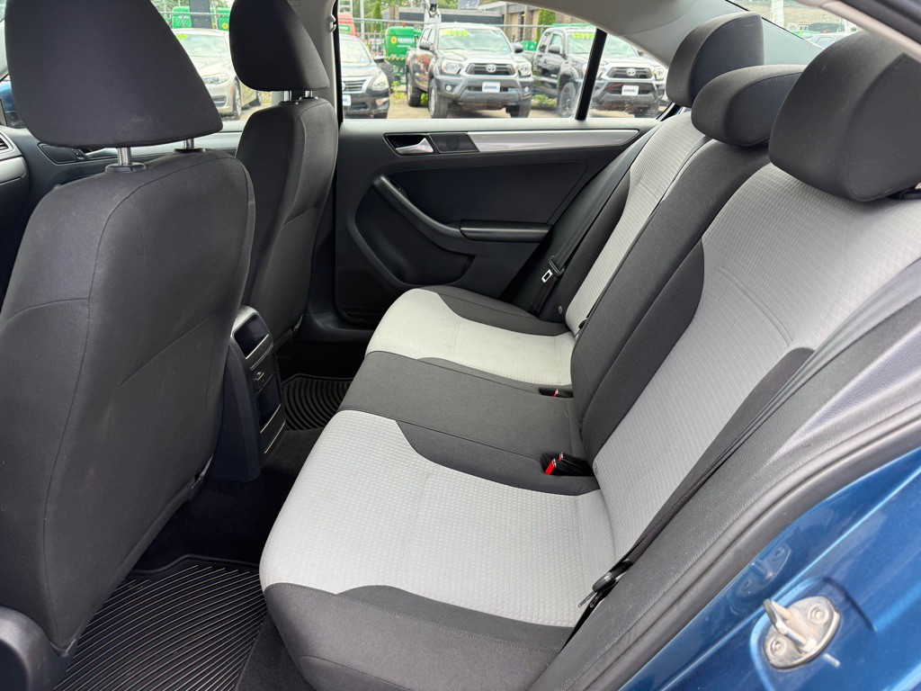 2017 Volkswagen Jetta Image 10