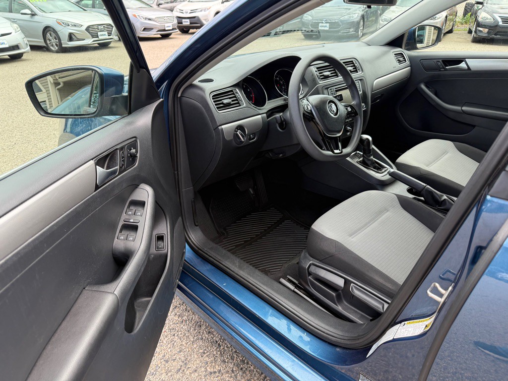 2017 Volkswagen Jetta Image 11