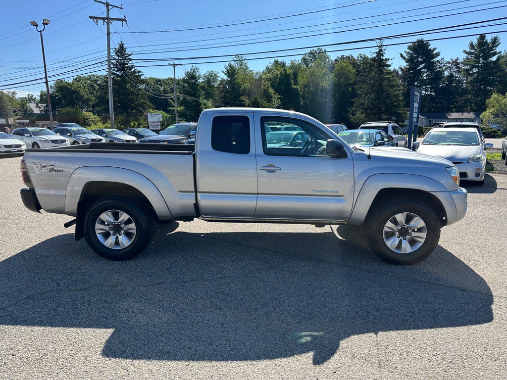 2011 Toyota Tacoma Image 4