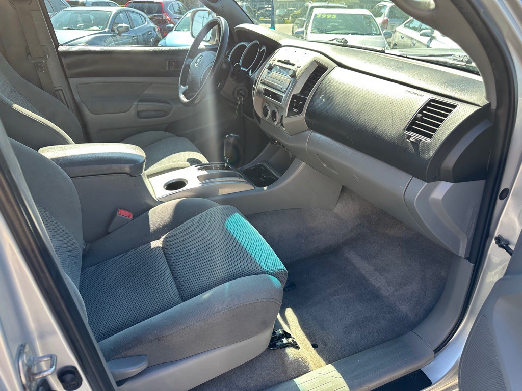 2011 Toyota Tacoma Image 11