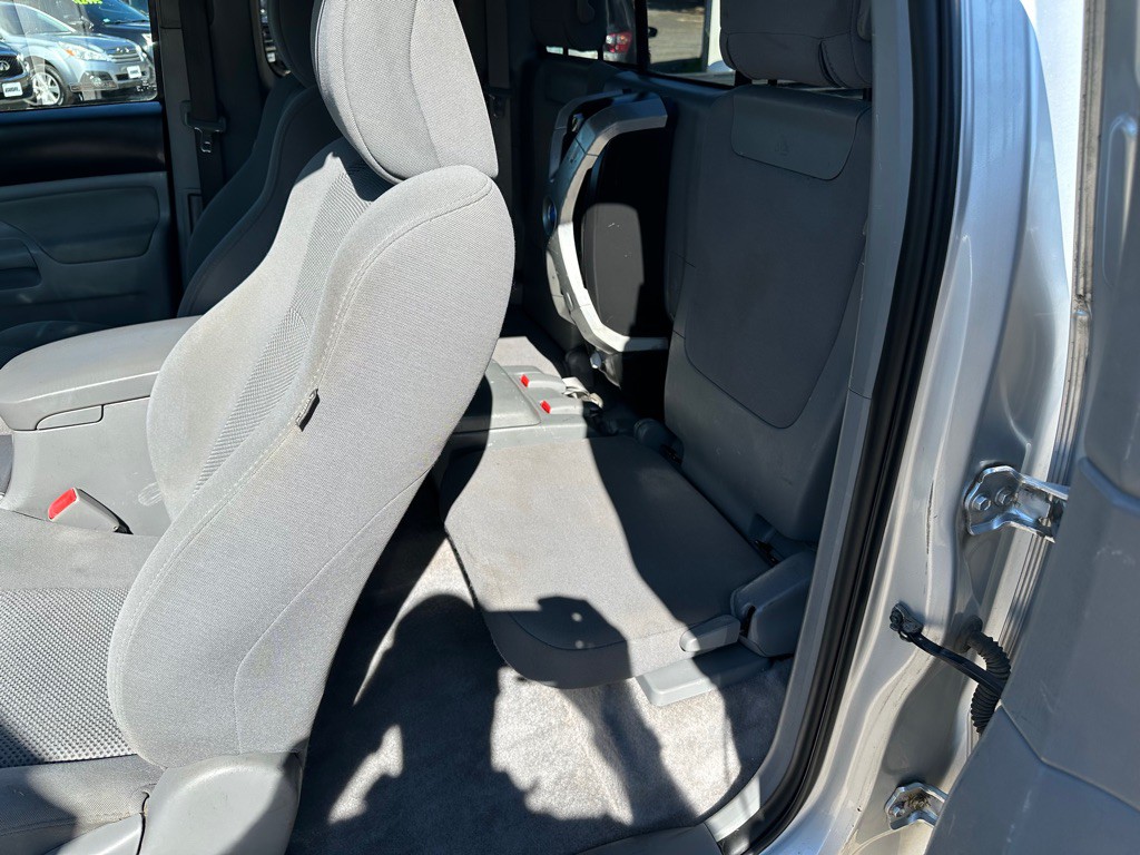 2011 Toyota Tacoma Image 12