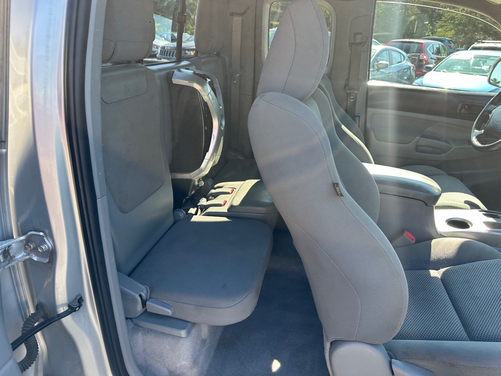 2011 Toyota Tacoma Image 13