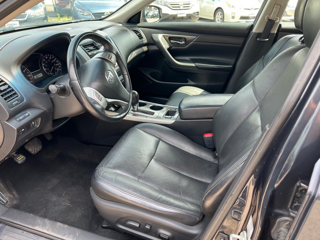 2014 Nissan Altima Image 9