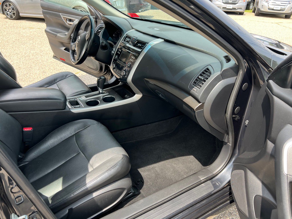 2014 Nissan Altima Image 16