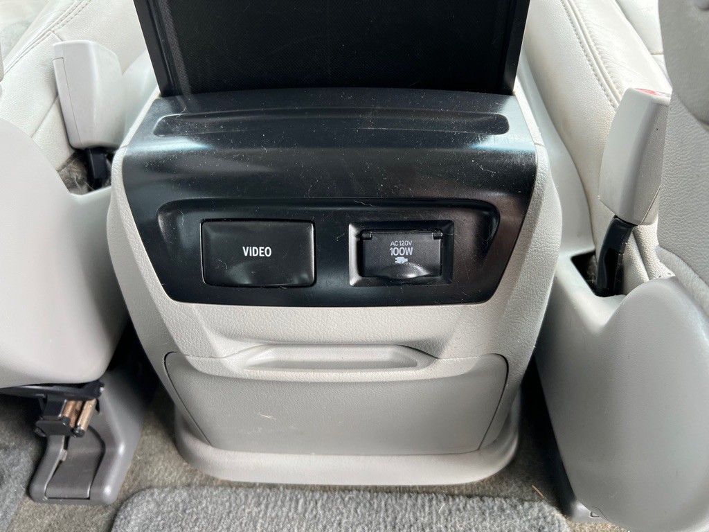 2015 Toyota Sienna Image 20