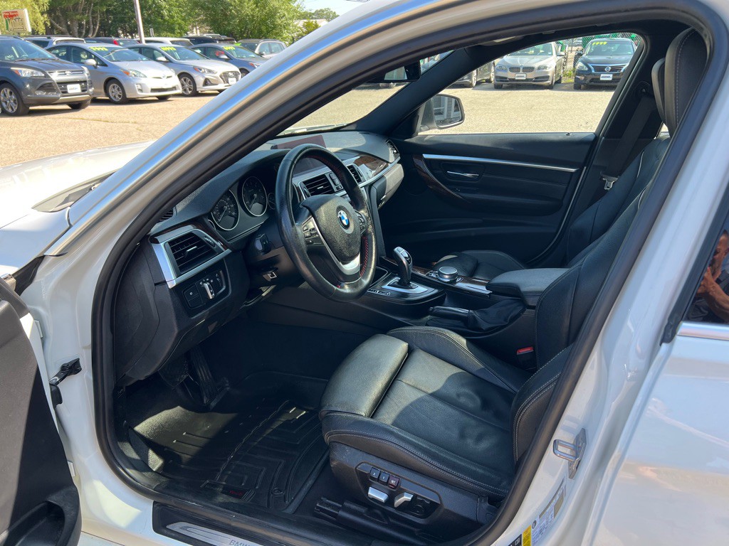 2018 BMW 3 Series Image 9