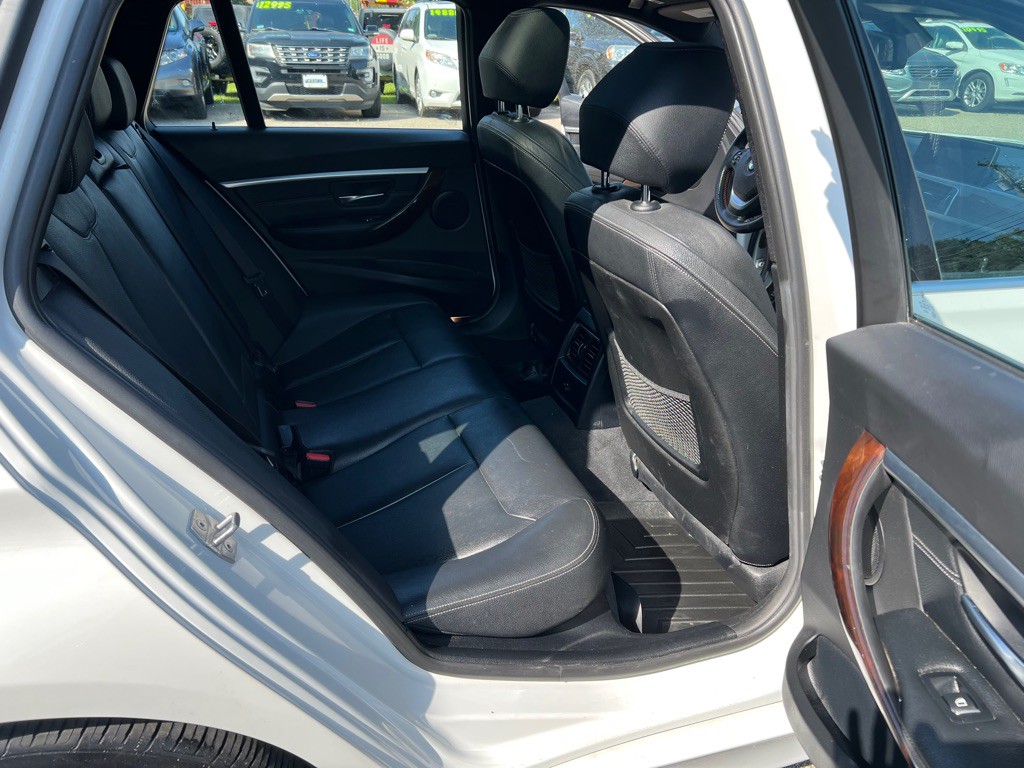 2018 BMW 3 Series Image 14