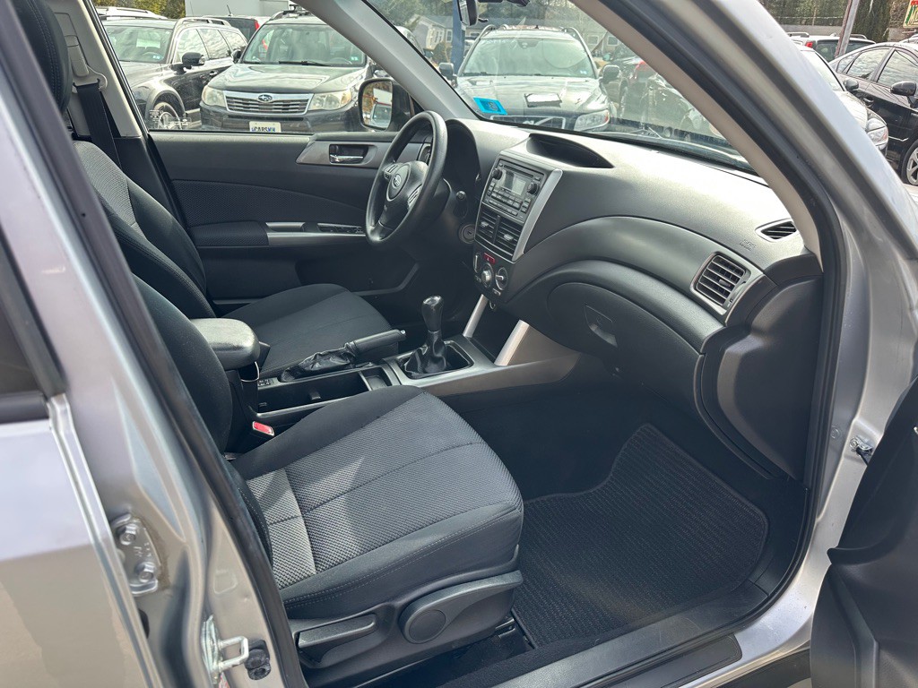 2012 Subaru Forester Image 12
