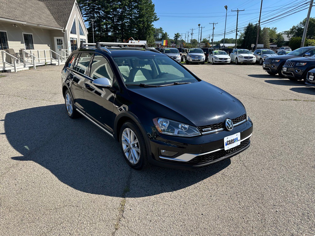 2017 Volkswagen Golf Image 3