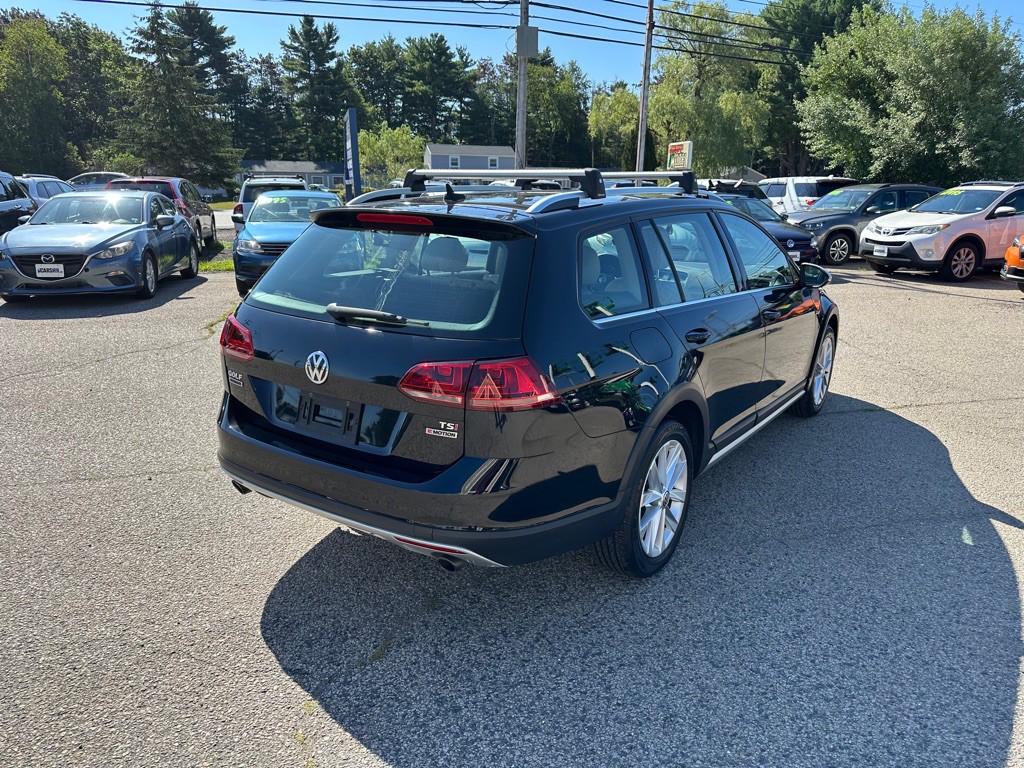 2017 Volkswagen Golf Image 5