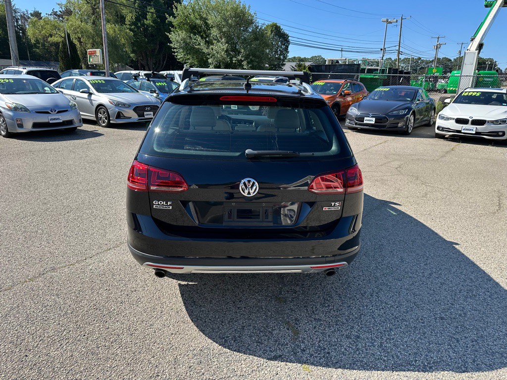 2017 Volkswagen Golf Image 6
