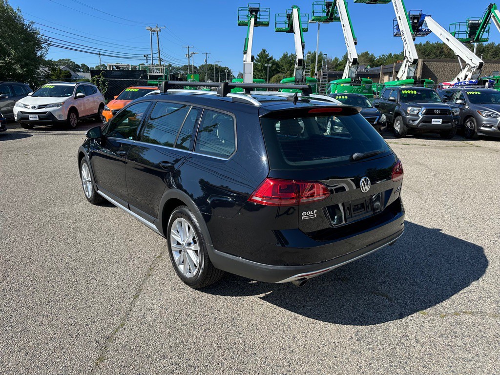 2017 Volkswagen Golf Image 7