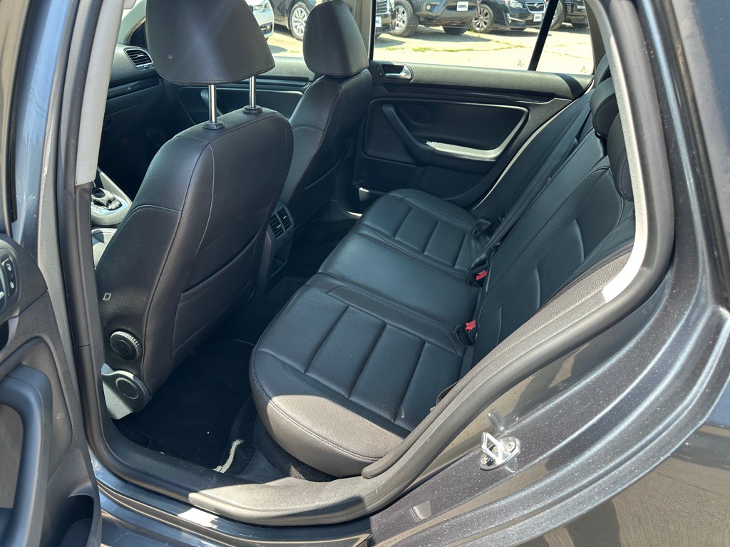 2012 Volkswagen Jetta Image 12