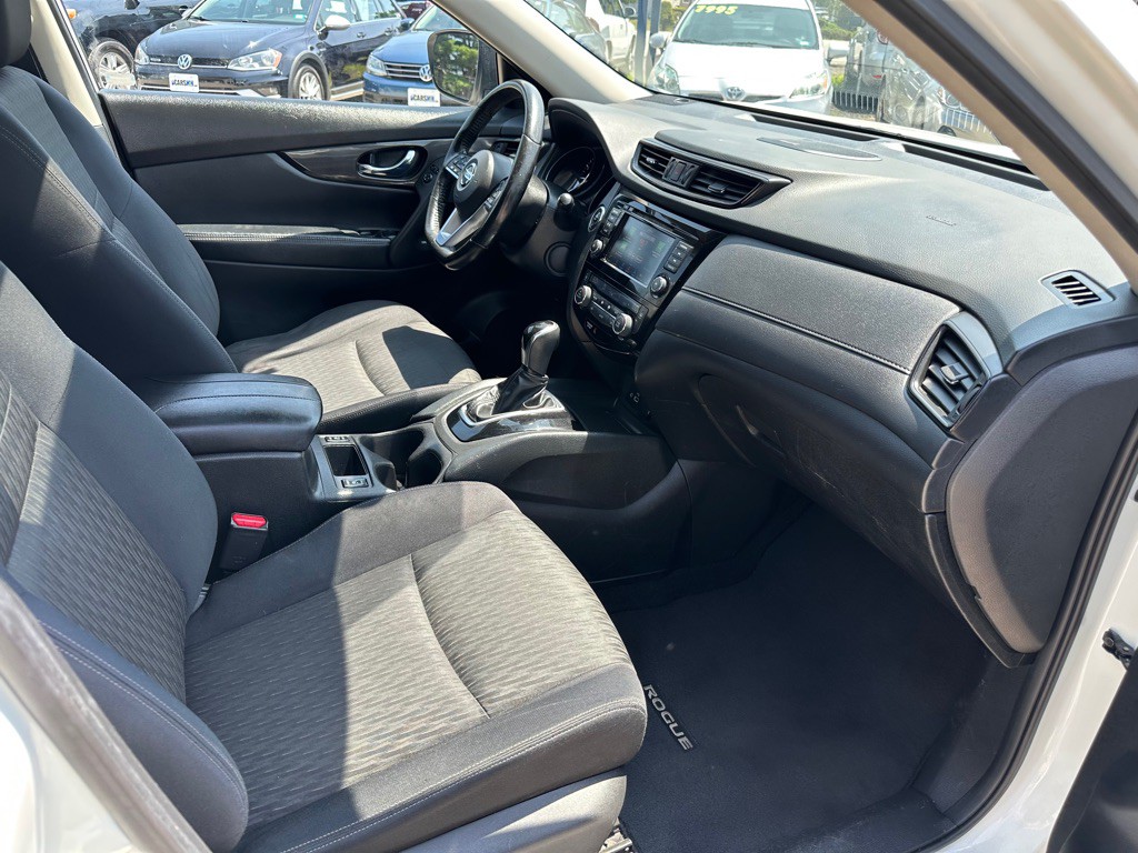 2018 Nissan Rogue Image 9