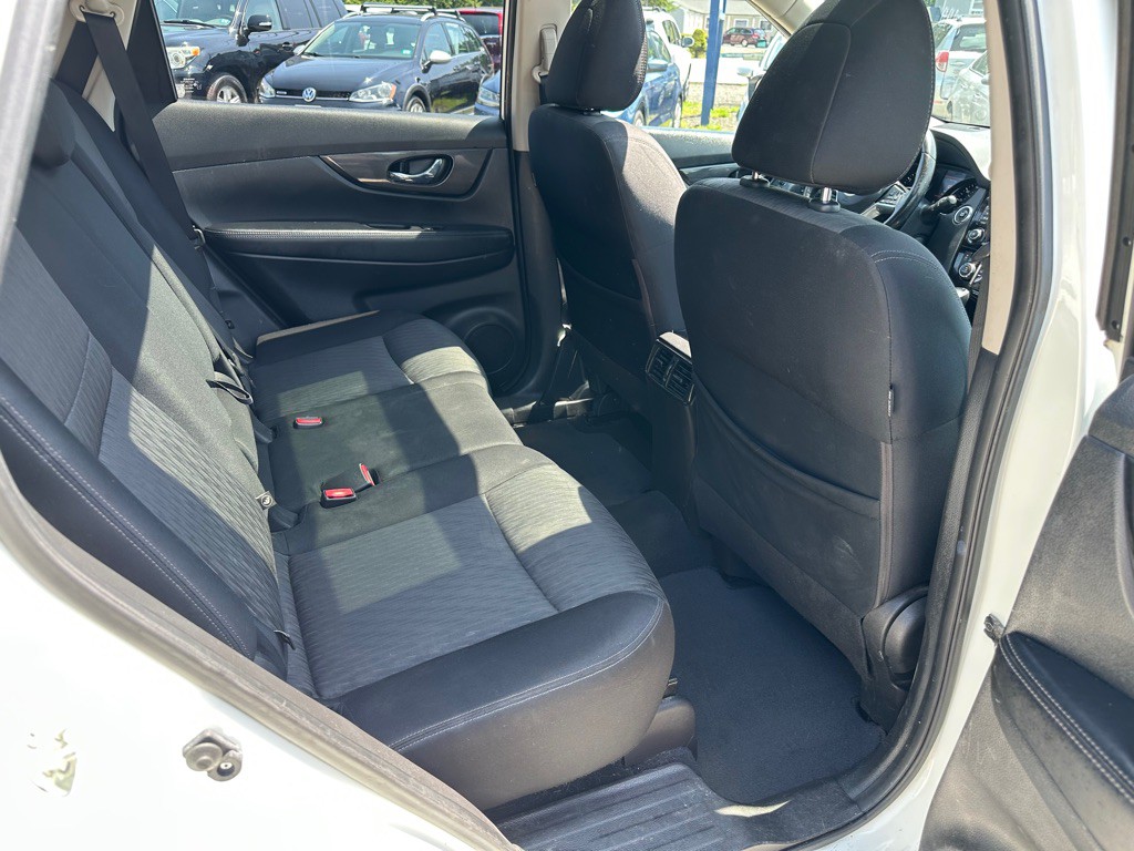 2018 Nissan Rogue Image 11