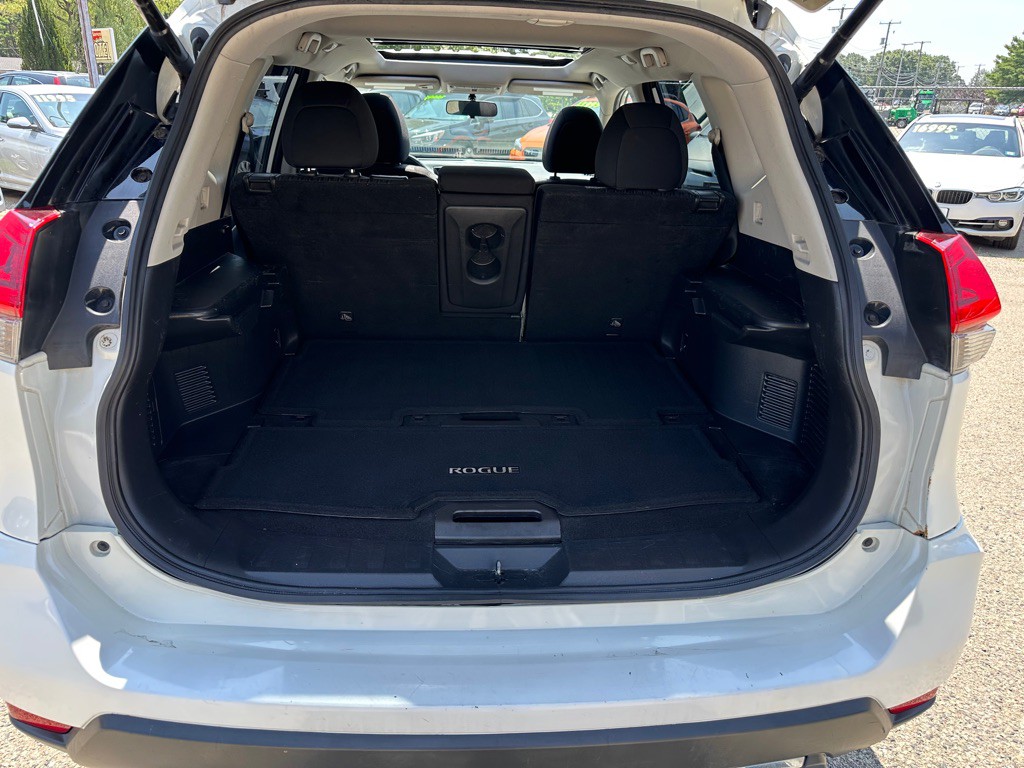 2018 Nissan Rogue Image 13