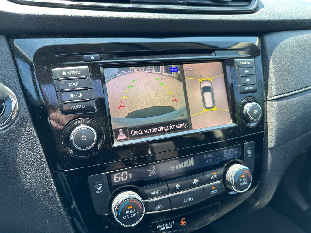 2018 Nissan Rogue Image 15