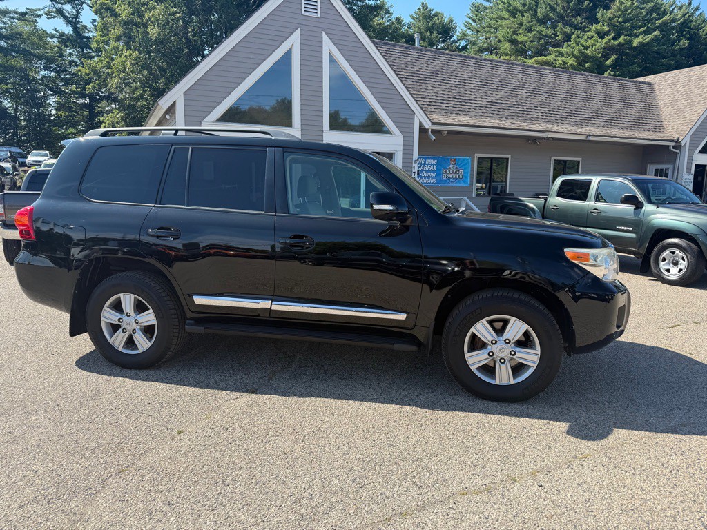 2013 Toyota Land Cruiser Image 4