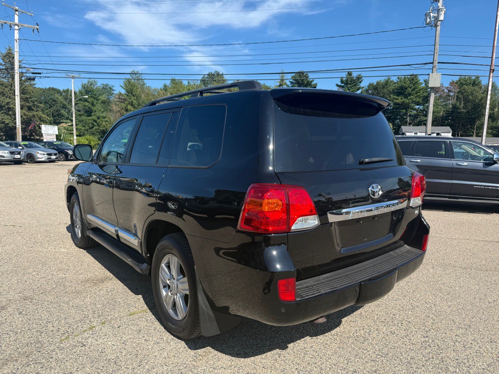 2013 Toyota Land Cruiser Image 7
