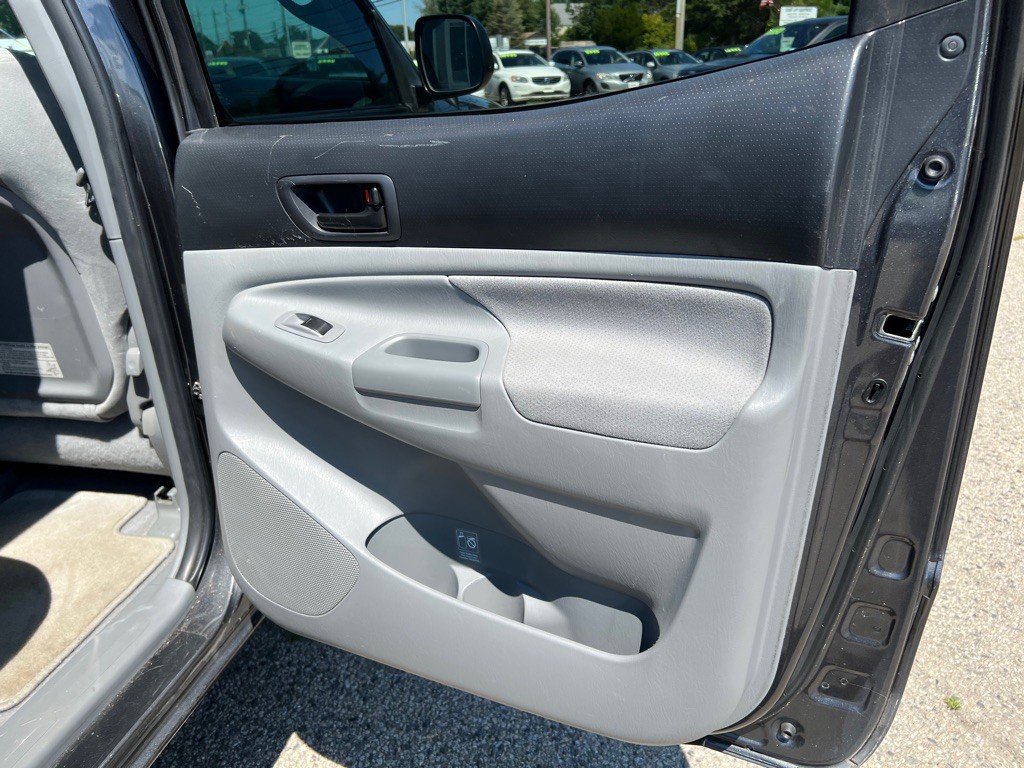 2011 Toyota Tacoma Image 14