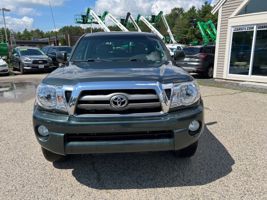 2010 Toyota Tacoma Image 2