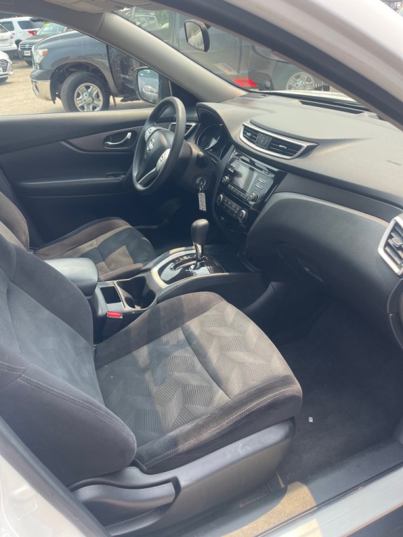 2014 Nissan Rogue Image 32