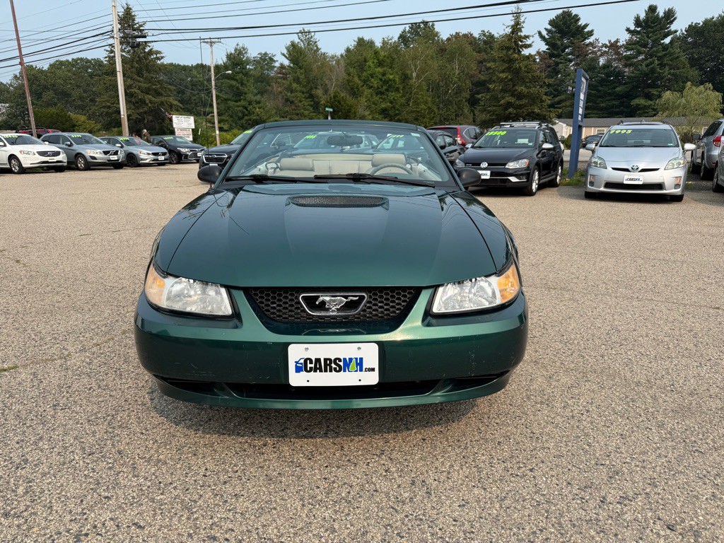2000 Ford Mustang Image 2