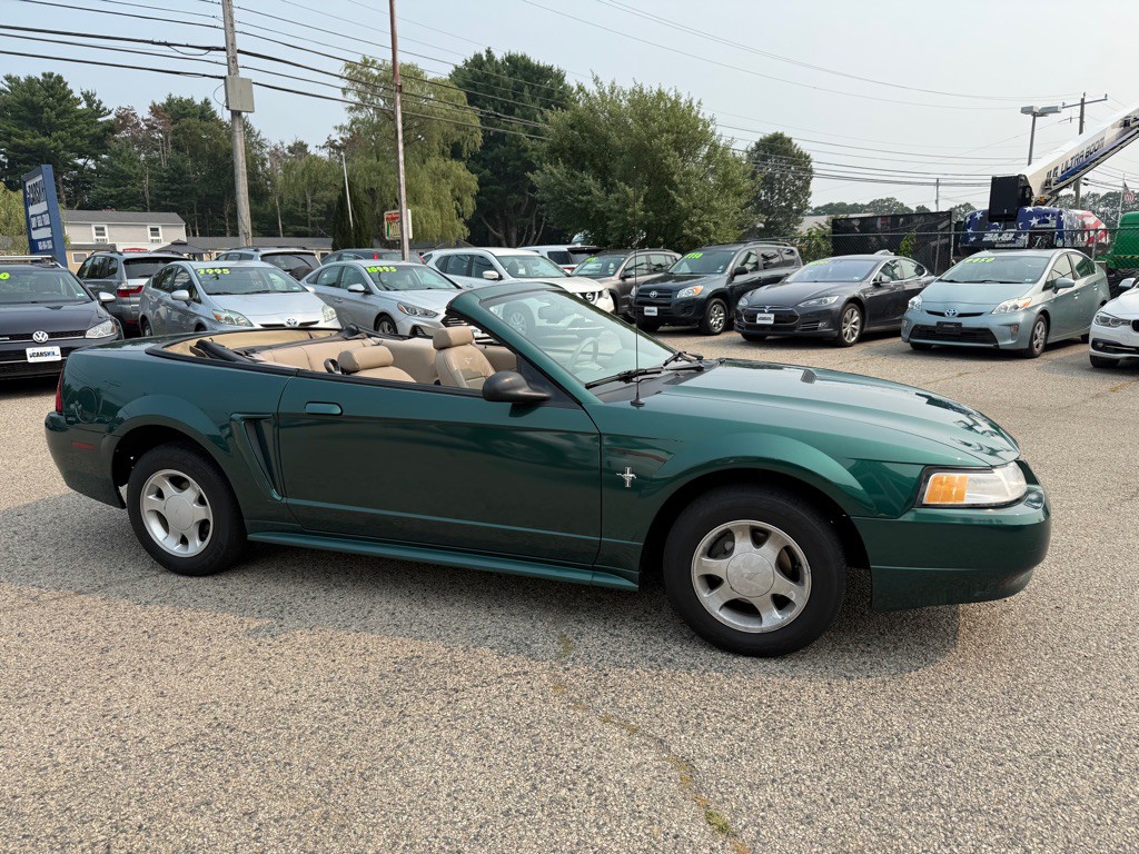 2000 Ford Mustang Image 4