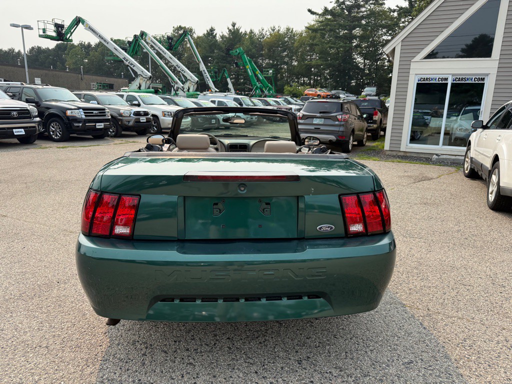 2000 Ford Mustang Image 6