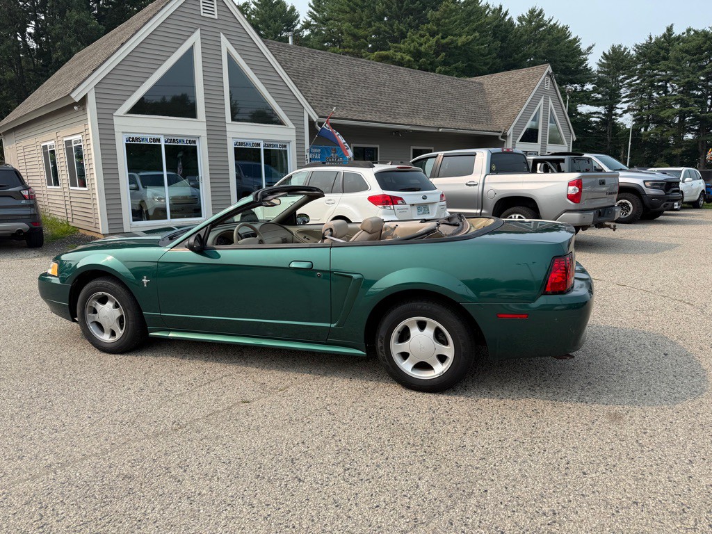 2000 Ford Mustang Image 8