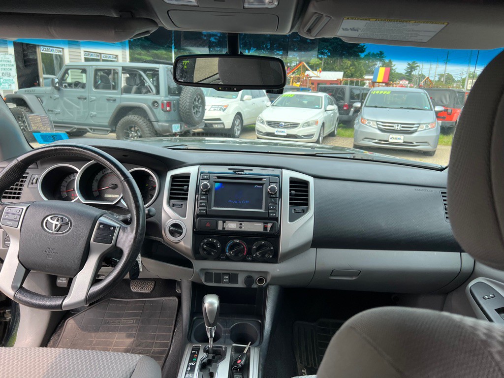 2013 Toyota Tacoma Image 17