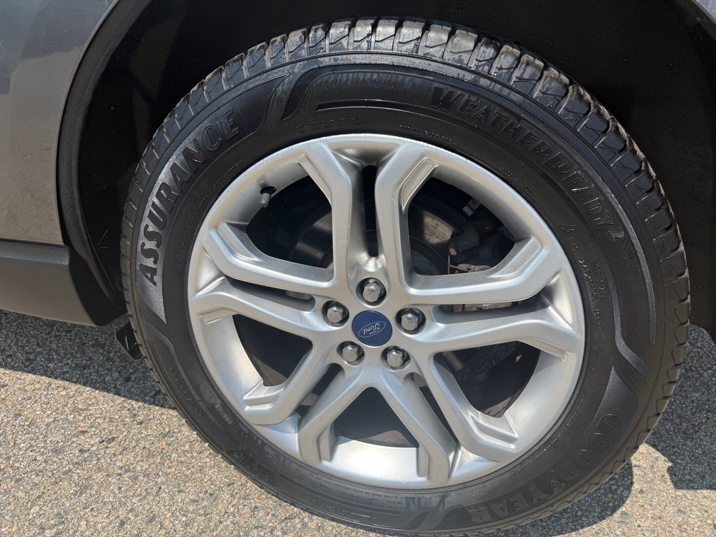 2018 Ford Edge Image 9
