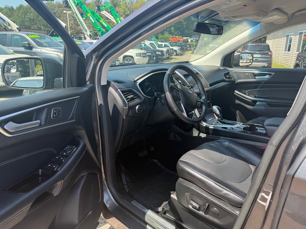 2018 Ford Edge Image 12