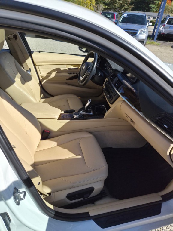 2015 BMW 3 Series Image 8