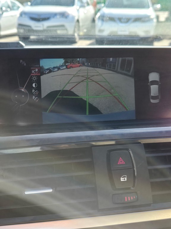 2015 BMW 3 Series Image 12