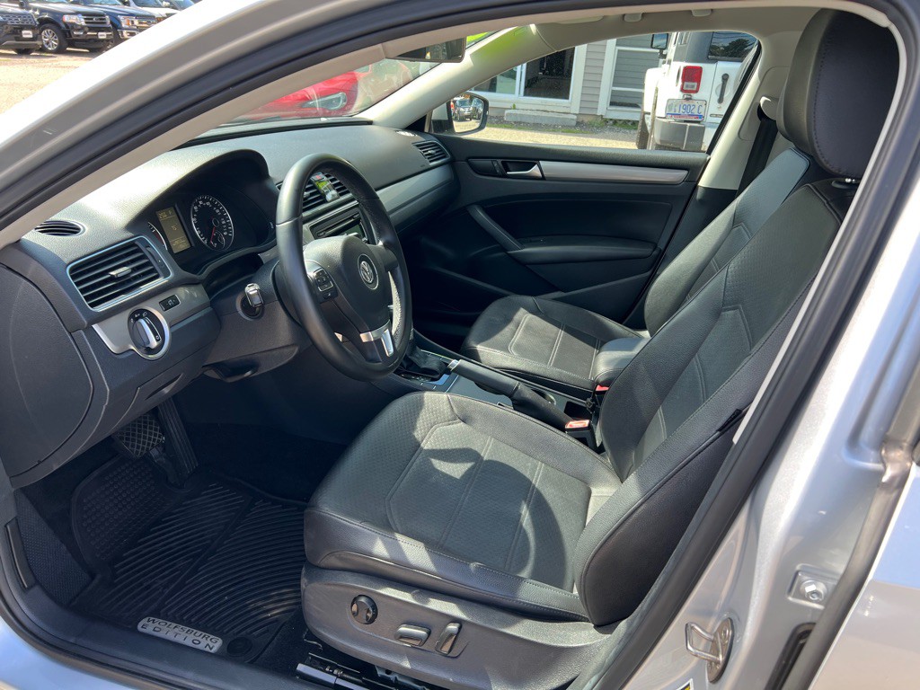 2015 Volkswagen Passat Image 9