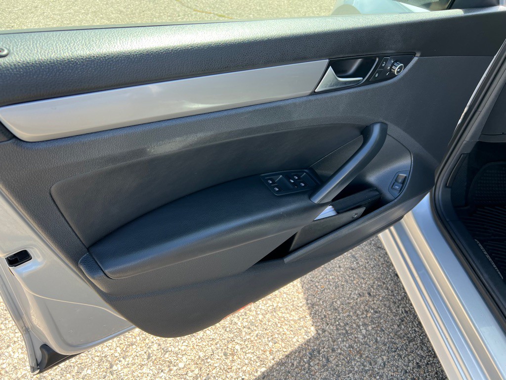 2015 Volkswagen Passat Image 10